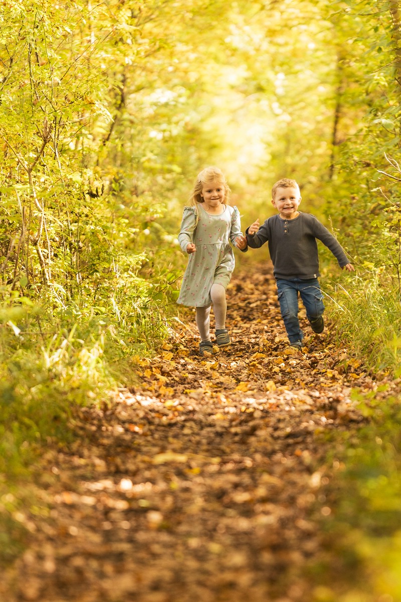 Herbstshooting_Buxheim_Kinder_sonnig_Portrait_Laufen_01