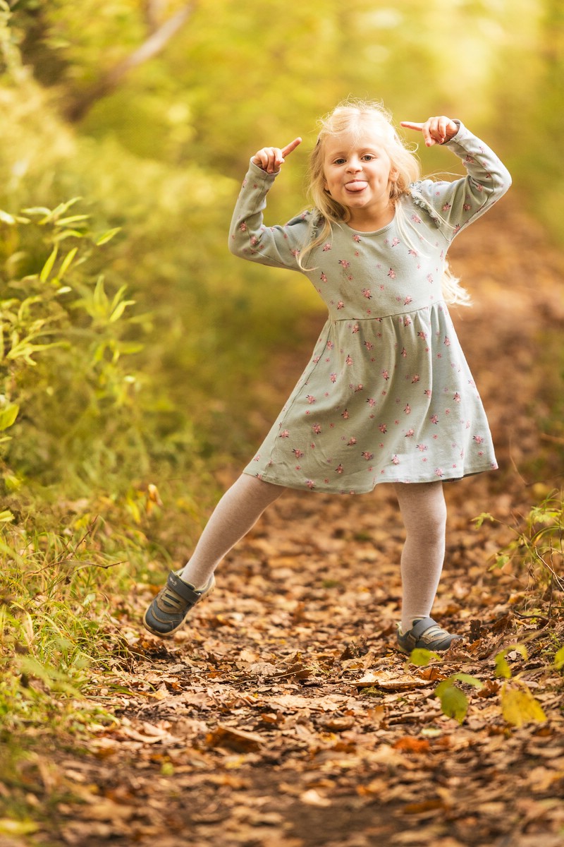 Herbstshooting_Buxheim_Kind_sonnig_Portrait_freundlich_lustig_02