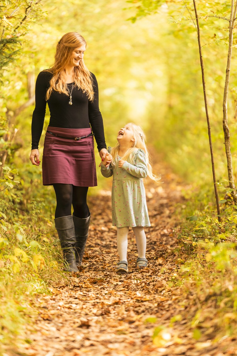 Herbstshooting_Buxheim_Mutter_mit_Kind_sonnig_Portrait_freundlich_01