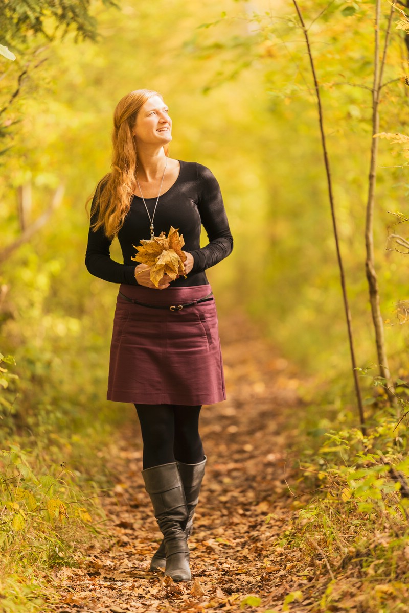 Herbstshooting_Buxheim_Frau_sonnig_Portrait_freundlich_02
